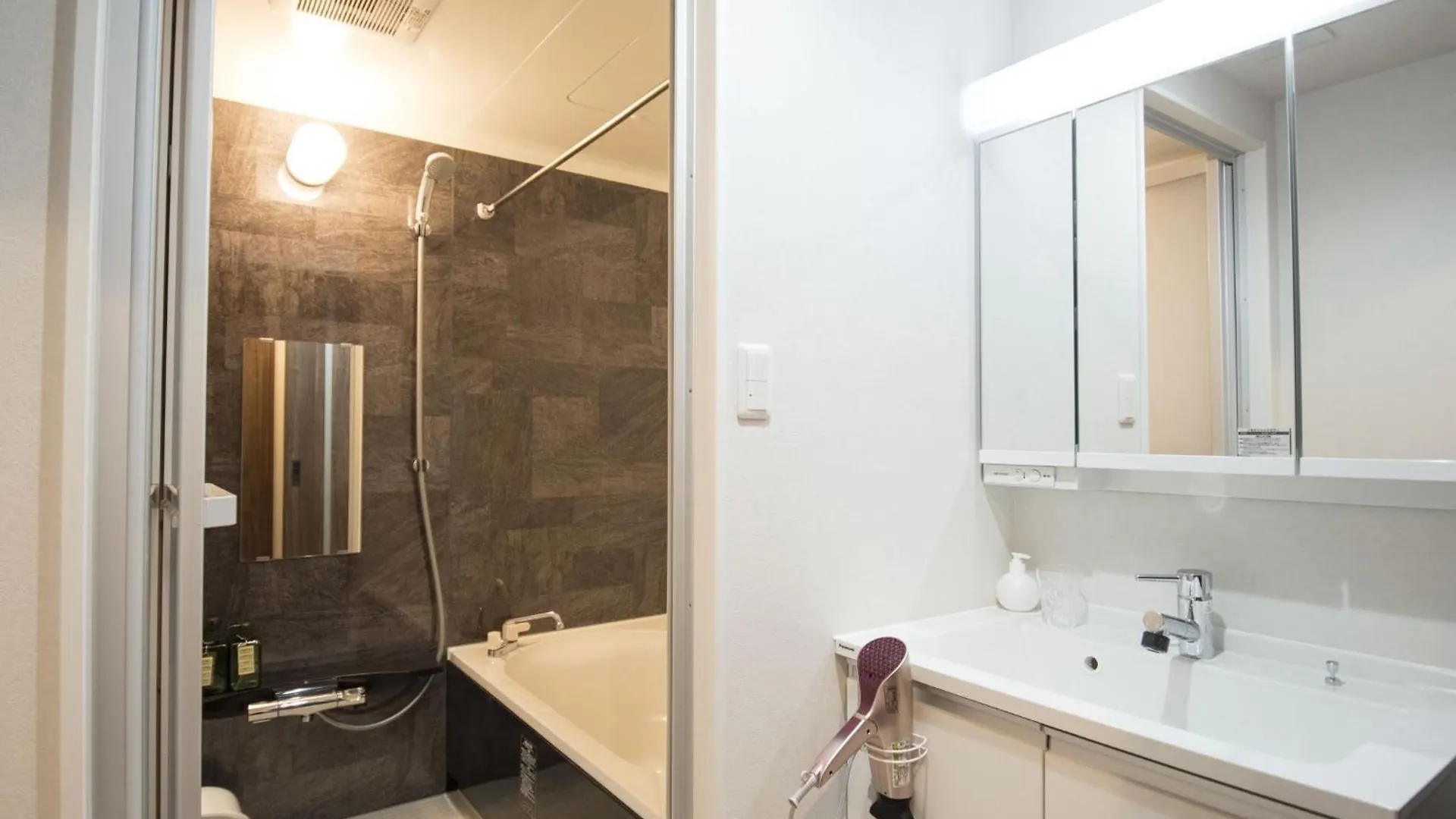 Nakamuraya Kyoto Enmachi Bettei Autumn Leaves - Vacation Stay 08538V 0*,  Japan